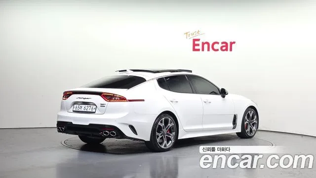 2018 Kia Stinger, foto 2