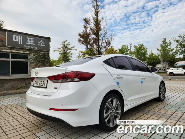 2017 Hyundai Avante, foto 2