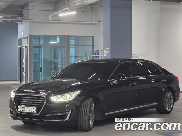2017 Genesis EQ900