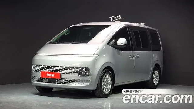 2025 Hyundai Staria