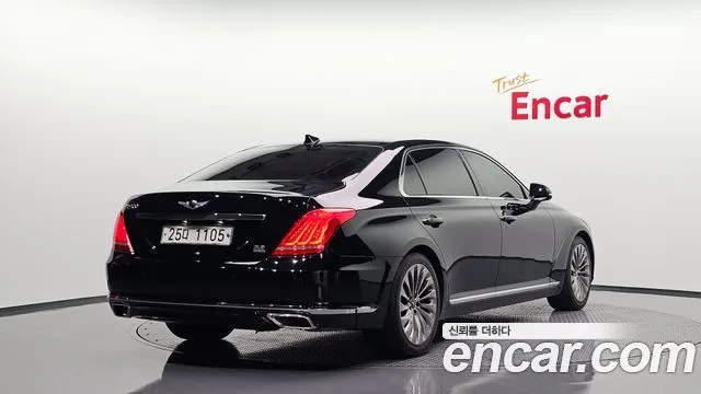 2017 Genesis EQ900