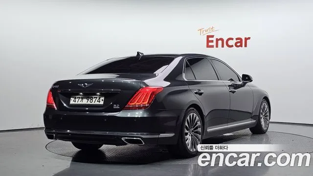 2018 Genesis EQ900