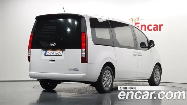 2025 Hyundai Staria