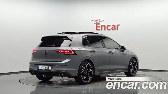 2025 Volkswagen Golf