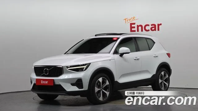 2023 Volvo XC40
