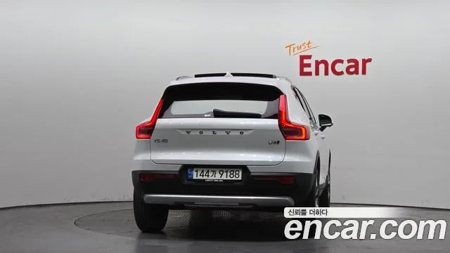 2023 Volvo XC40, foto 4