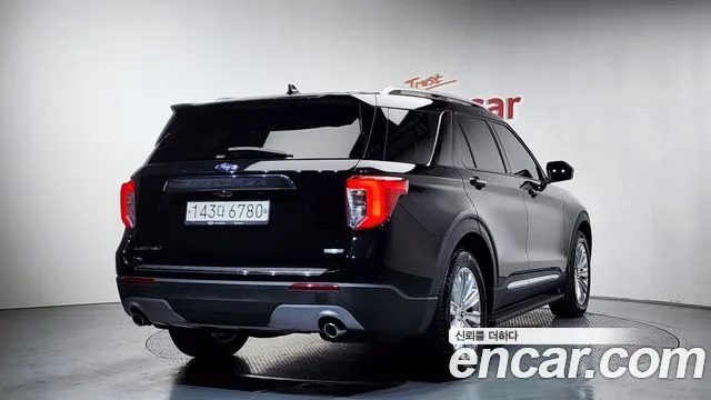 2020 Ford Explorer, foto 2