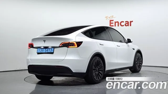 2024 Tesla Model Y