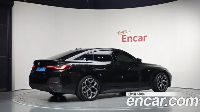 2023 BMW i4, foto 2