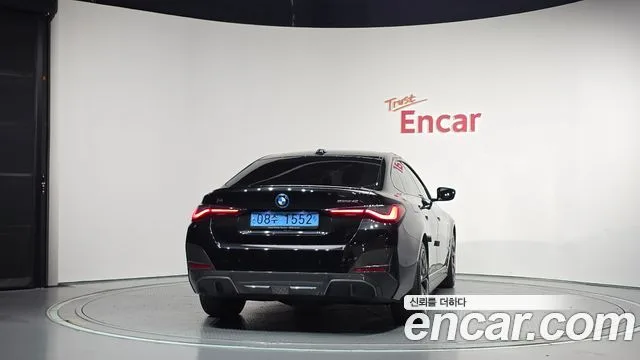 2023 BMW i4, foto 4