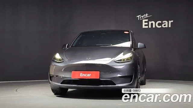 2025 Tesla Model Y, foto 3