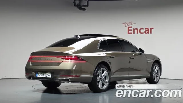 2023 Genesis G90