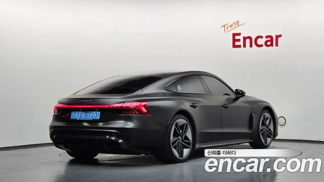 2022 Audi RS e-tron GT, foto 2