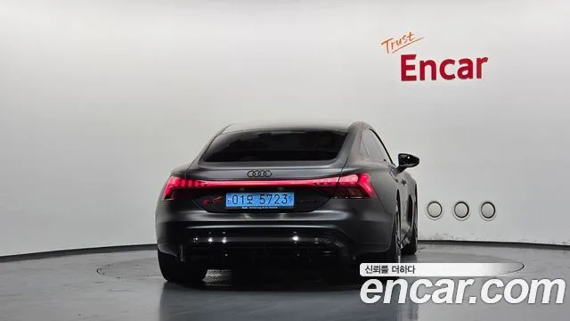 2022 Audi RS e-tron GT, foto 4